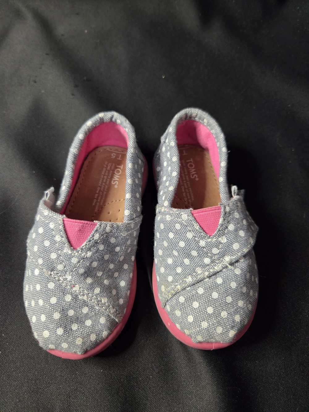 Toms Kids Polka Dot Slip-On Moccasins in Blue and Pink